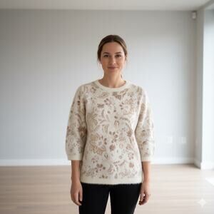 Rachel Zoe Fuzzy Floral Short Sleeve Sweater Women’s Size M Cream Tan Soft Knit